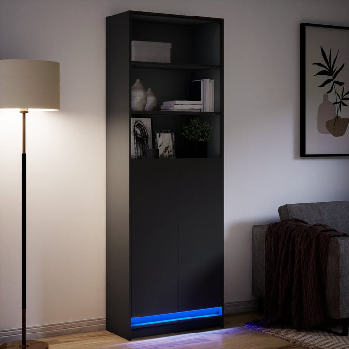 skab med LED-lys 69x32,5x200 cm konstrueret træ sort
