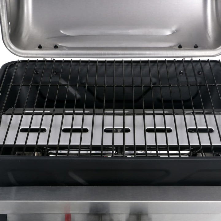 gasgrill med 3-lags sidebord sort og sølvfarvet