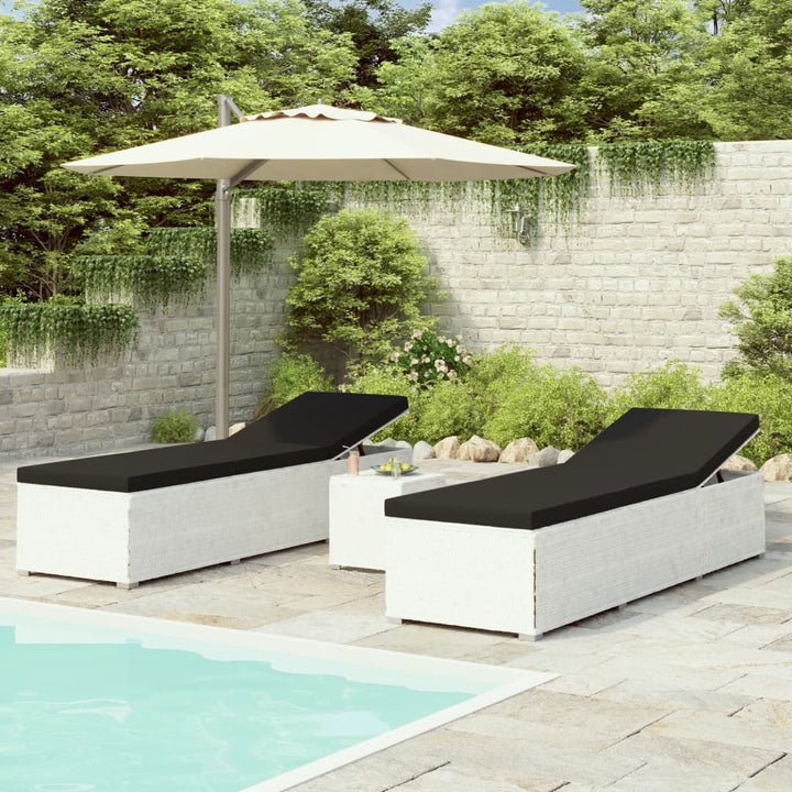 loungestole med tebord 3 dele polyrattan hvid
