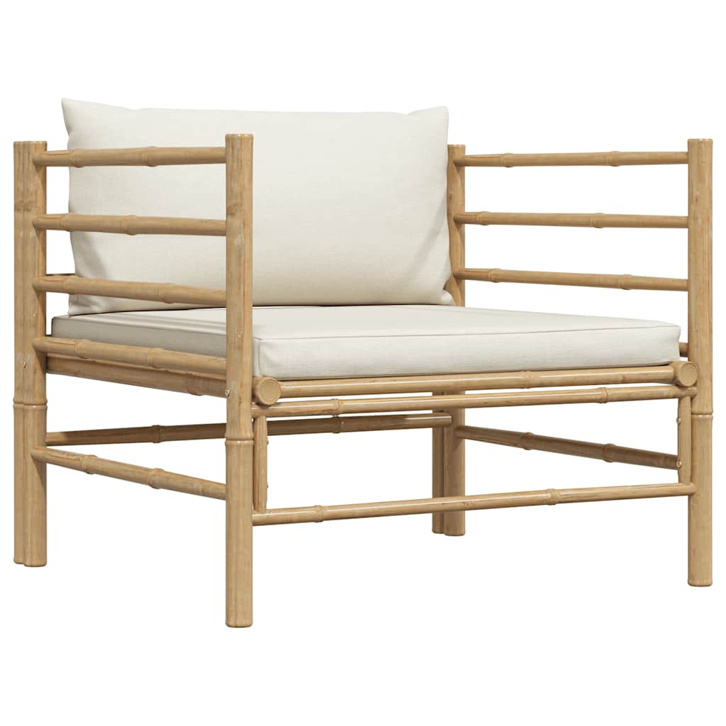 havesofa med cremehvide hynder bambus