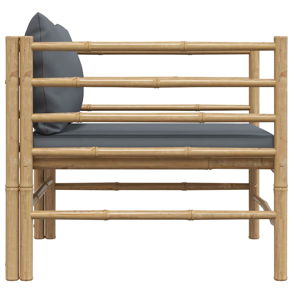 havesofa med mørkegrå hynder bambus