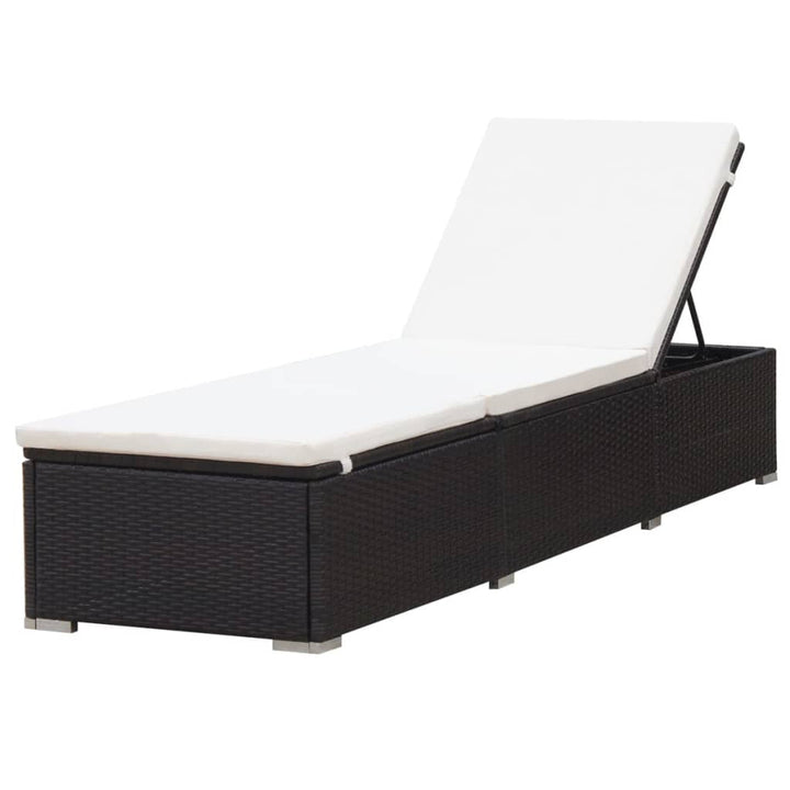 liggestol med cremefarvet hynde polyrattan brun