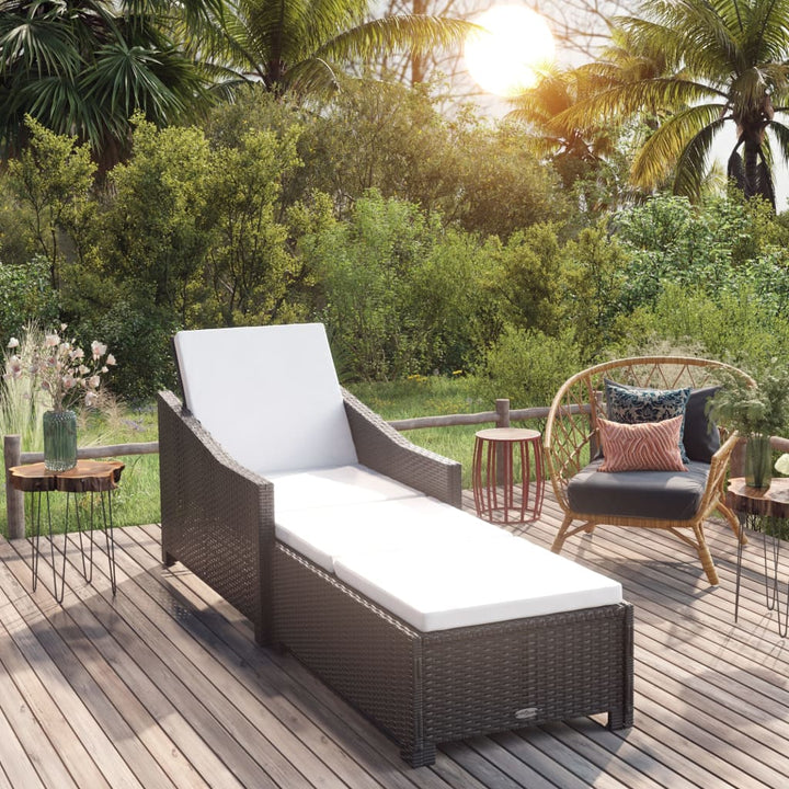 liggestol med cremefarvet hynde polyrattan sort