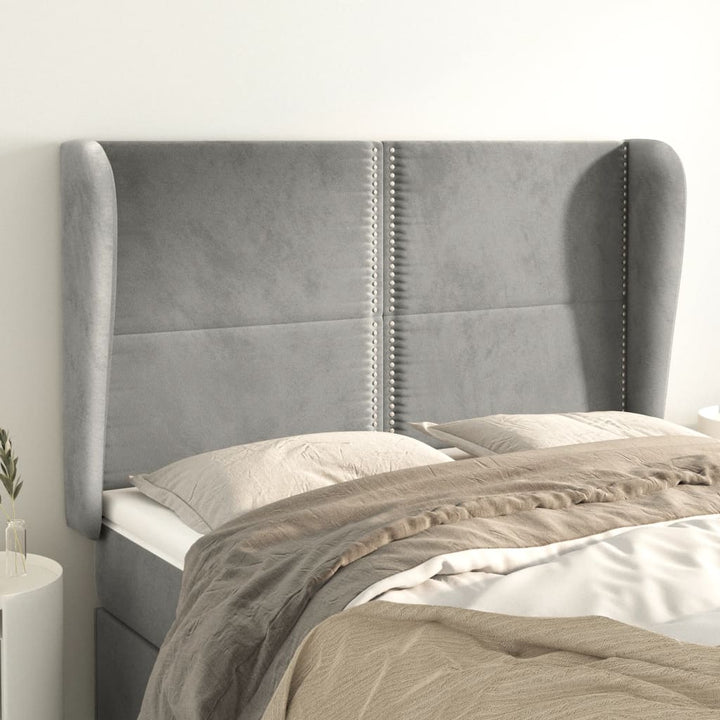 sengegavl med kanter 147x23x118/128 cm fløjl lysegrå