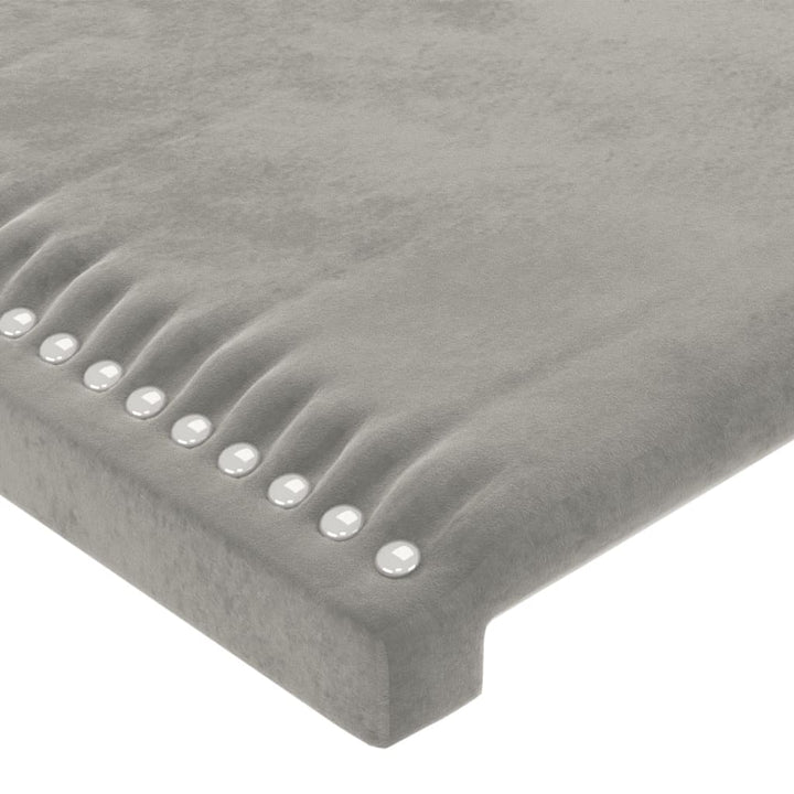 sengegavl med kanter 147x16x118/128 cm fløjl lysegrå