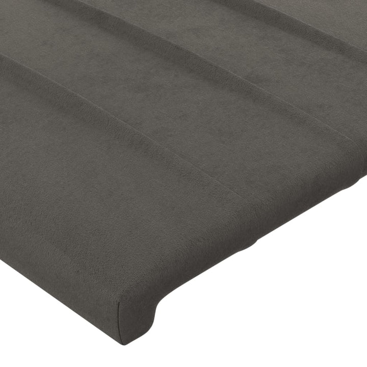 sengegavl med kanter 147x16x118/128 cm fløjl mørkegrå
