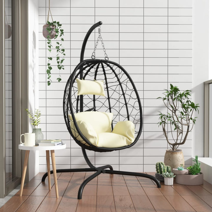 hængestol med æg og hynde cremehvid polyrattan og stål