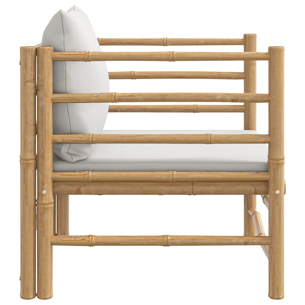 havesofa med lysegrå hynder bambus