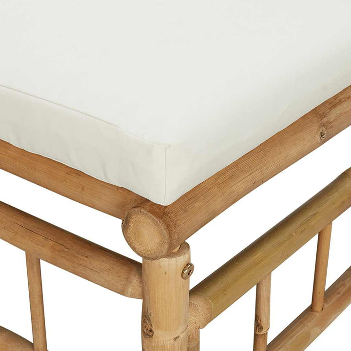 midtermodul til havesofa med cremehvide hynder bambus