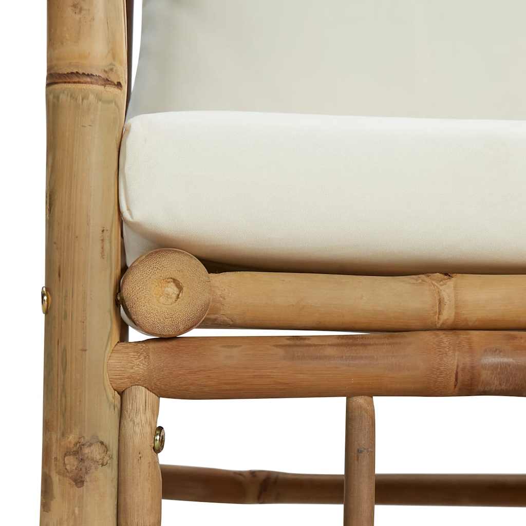 havesofa med cremehvide hynder bambus