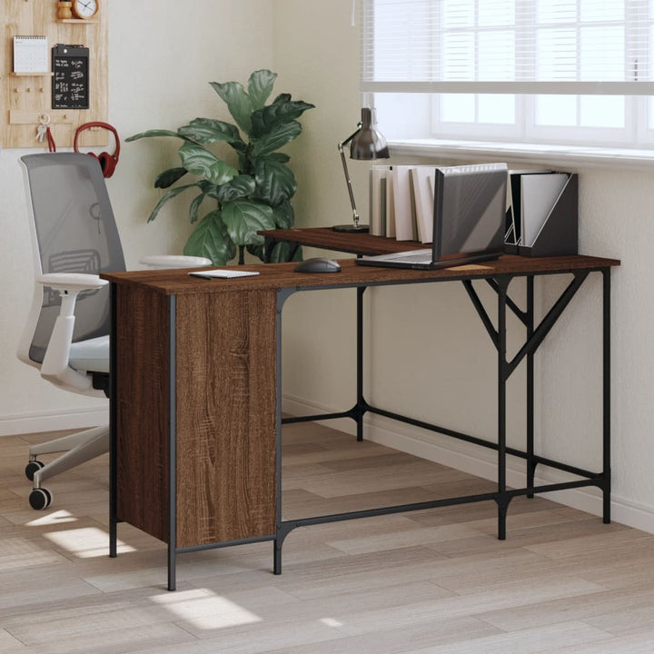 skrivebord 141x141x75 cm konstrueret træ brun egetræsfarve