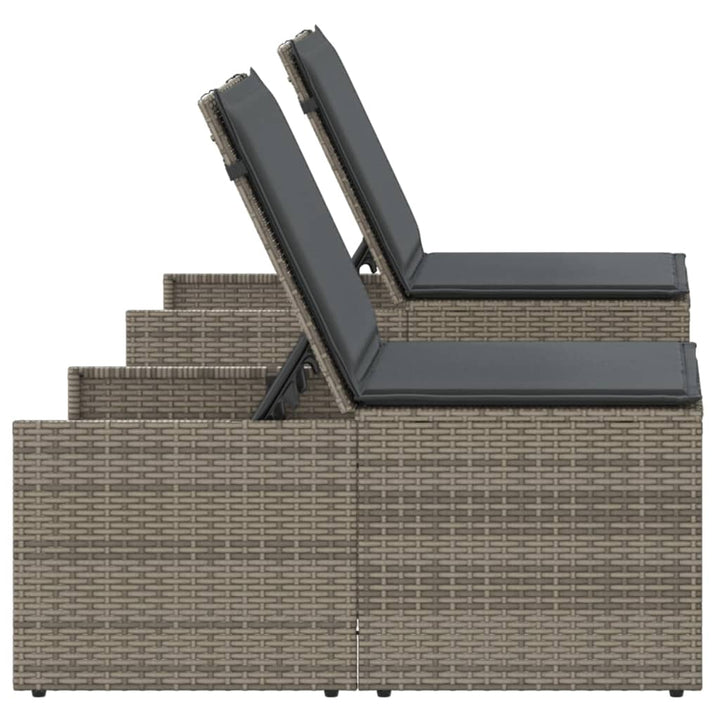 liggestole 2 stk. med bord grå polyrattan