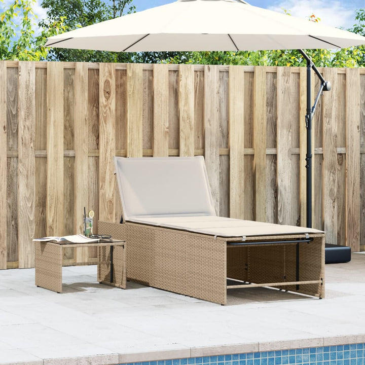 liggestole 2 stk. med bord beige polyrattan