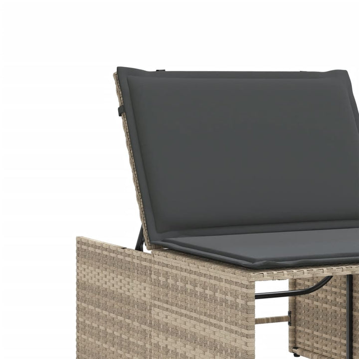 liggestole 2 stk. med bord lysegrå polyrattan