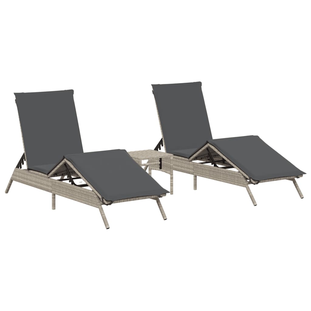 liggestole 2 stk. med bord polyrattan lysegrå