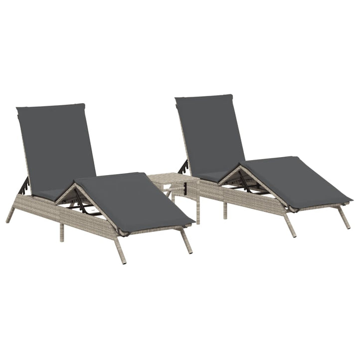 liggestole 2 stk. med bord polyrattan lysegrå