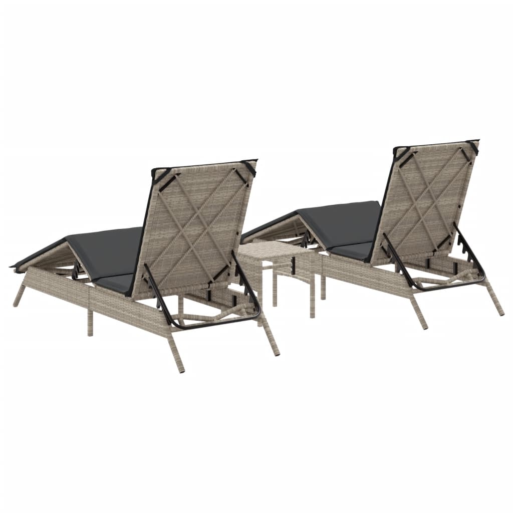 liggestole 2 stk. med bord polyrattan lysegrå