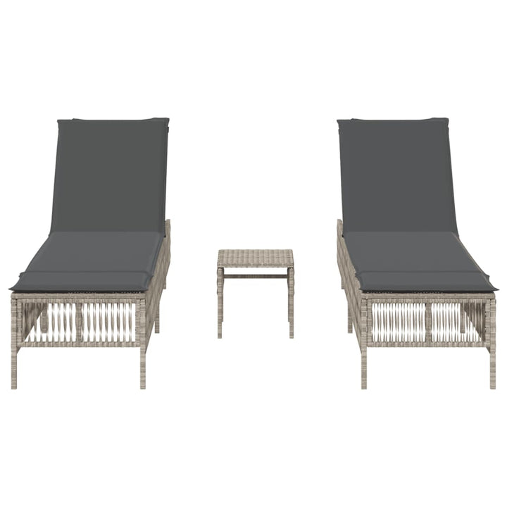 liggestole 2 stk. med bord polyrattan lysegrå