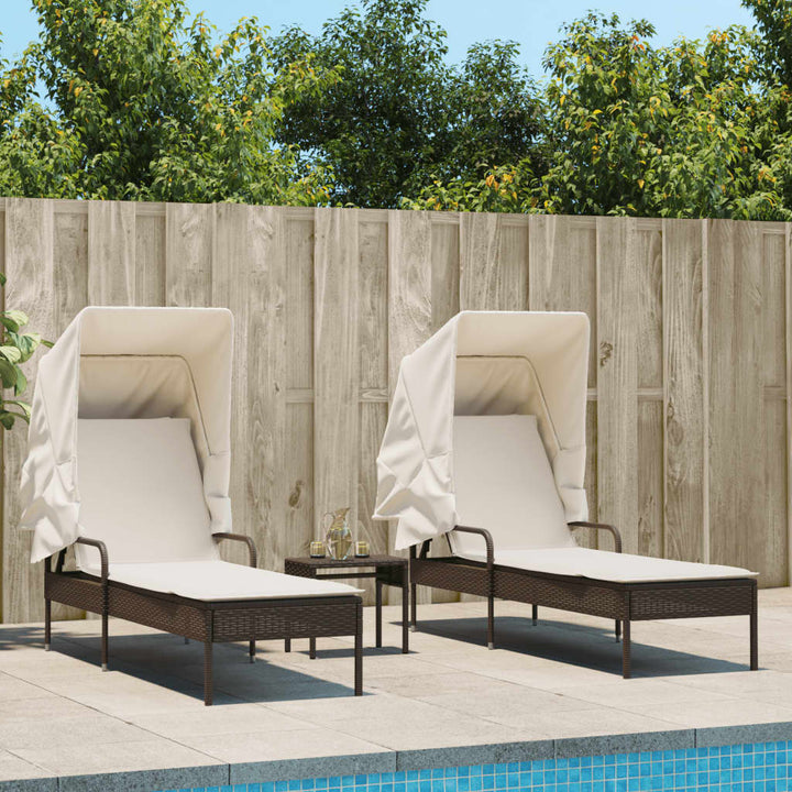 liggestole 2 stk. med baldakiner og bord polyrattan brun