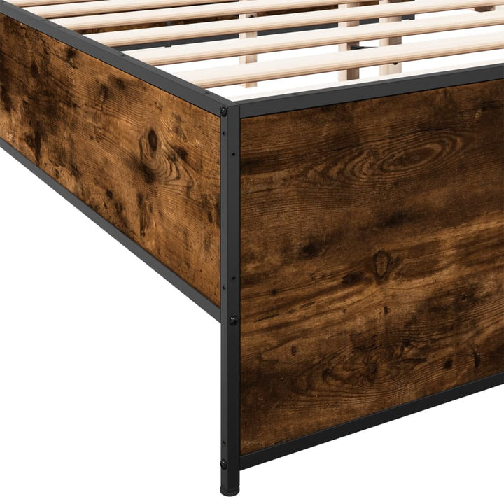 sengestel 150x200cm konstrueret træ og metal røget egetræsfarve