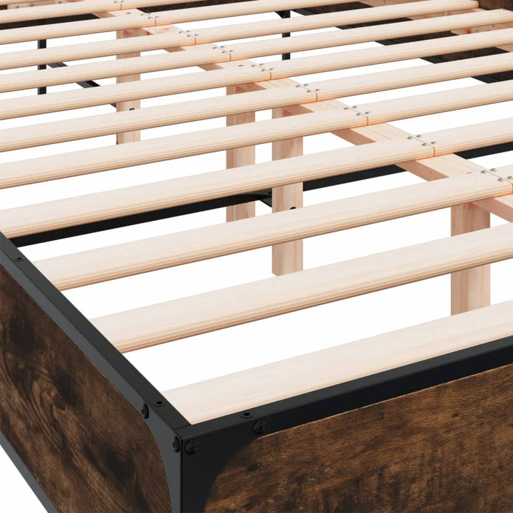 sengestel 150x200cm konstrueret træ og metal røget egetræsfarve