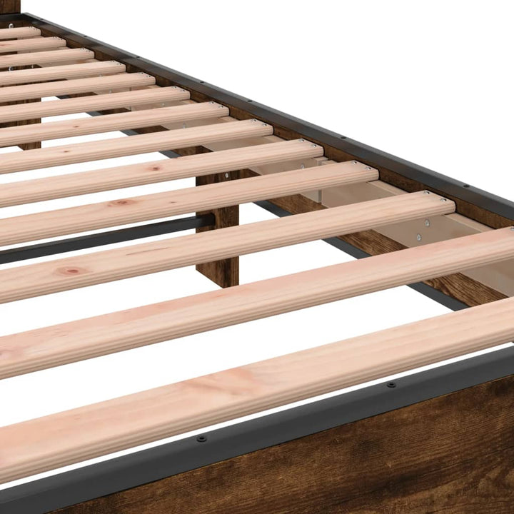 sengestel 150x200cm konstrueret træ og metal røget egetræsfarve