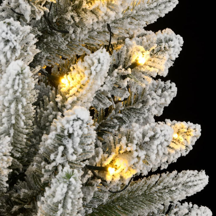kunstigt juletræ med 300 LED'er og sne 240 cm