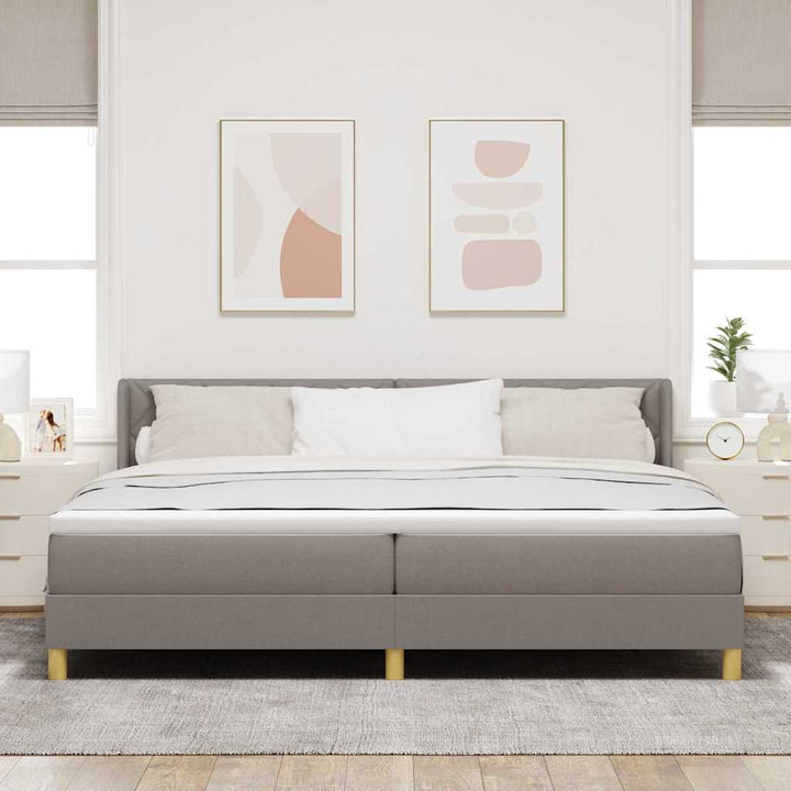 Boks-madrasseng med madras Gråbrun 200 x 200 cm Stof